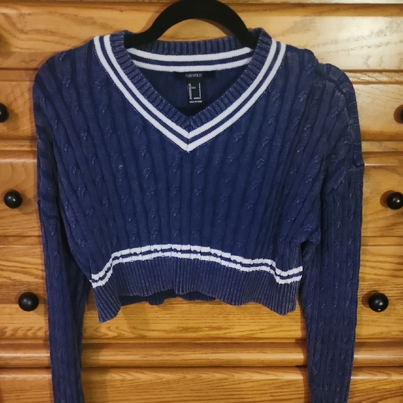 Forever 21 Sweaters - Forever 21 Blue V-Neck Cropped Cableknit Preppy Sweater